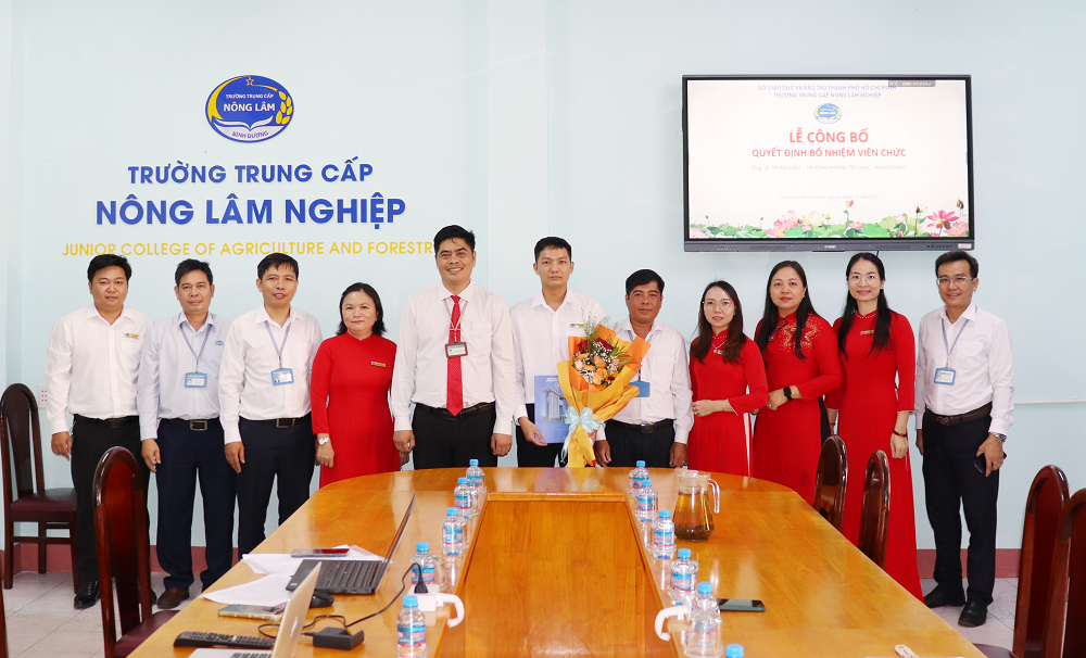 Công bố quyết định bổ nhiệm Trưởng phòng Tổ chức - Hành chính